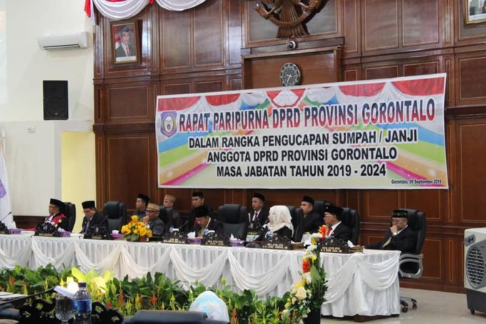 45 Anggota Deprov Gorontalo dilantik, 1 Eks Walikota, 4 EKs Wakil Bupati dan 1 Eks Sekda