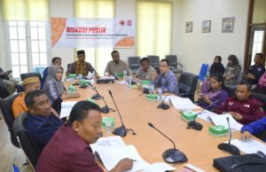 Sekda Ishak Ntoma Buka Diskusi Publik Penyusunan Dokumen Peta KRB Bonebol