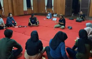 Teater Peneti: Dari Teater Kampus Menuju Teater Umum