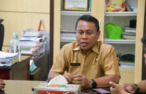 kepulangan TKA China Ke Gorut, Sekda : Pemda Sterilkan 2 Bandara Lewat Koordinasi