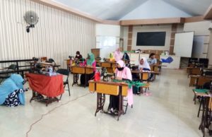 Minimnya Masker, Disnaker Kabgor Berdayakan Kader BLK Cegah Covid-19