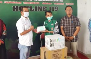 Lindungi Tenaga Medis, Bupati Serahkan APD ke IDI