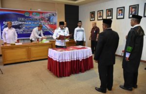 Lantik Dirut PDAM Tirta Dharma, Ini Harapan Bupati Darwis Moridu