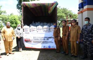 Pemda Gorut Terima 400 Paket Sembako dari Bank SulutGo