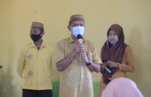 Gubernur Rusli dan Bupati Syarief Salurkan Bansos di 3 Kecamatan di Pohuwato