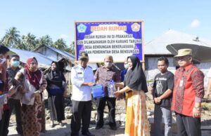 Pemda Boalemo Serahkan Bantuan untuk Korban Kebakaran di Desa Bendungan