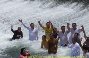 Ritual Mandi Safar, Ini Agenda Bupati Indra Yasin di Tanah Kelahirannya