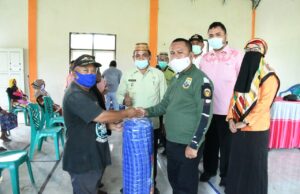 Ketua Tanfidziah NU Gorut Bantu Korban Banjir Monano