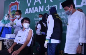 Wabup Herman jadi Orang Pertama Divaksin di Kabupaten Gorontalo