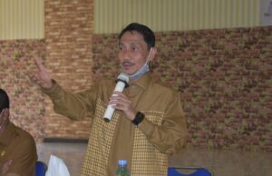 Bupati Nelson Beri Pembekalan ke 322 Cakades Kabgor