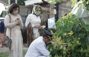 Usai Pelantikan, Wabup Gorontalo Ziarah ke Makam Ibunda