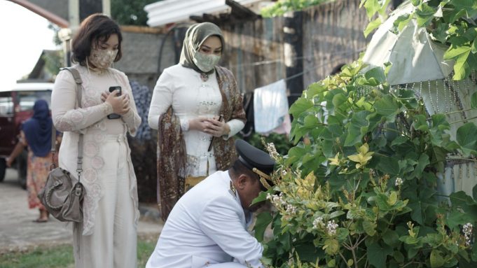 Usai Pelantikan, Wabup Gorontalo Ziarah ke Makam Ibunda