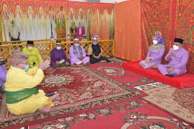 Wabup Hendra Jalani Prosesi Adat Moloopu