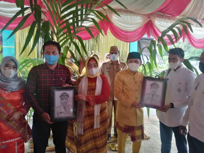 Bupati-Wabup Pohuwato Jalani Upacara Adat Mopotilolo di Paguat dan Dengilo