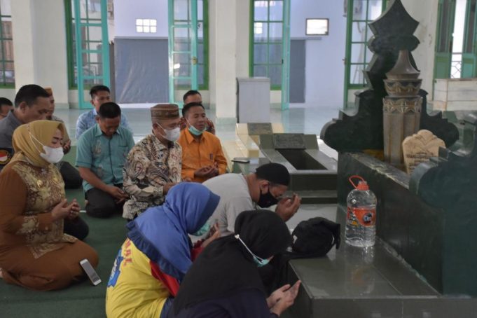Pemda Pohuwato Ziarah ke Makam Al-Habib Idrus Bin Salim Al-Jufri