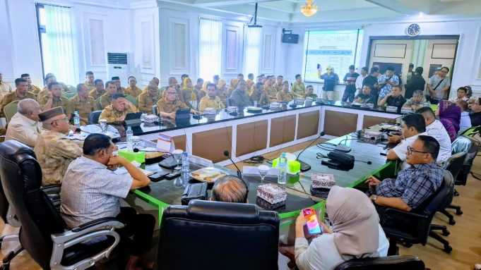 Menerima Reses Deprov Dapil III dan IV, Bupati Sofyan Puhi Memaparkan Program di Kab. Gorontalo