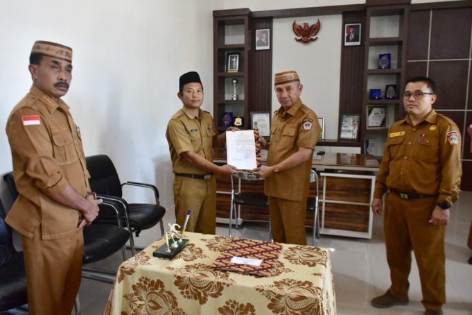 Bupati Saipul A. Mbuinga Menunjuk Arfan Mohi Sebagai Plt Camat Taluditi Menggantikan Isa Ali