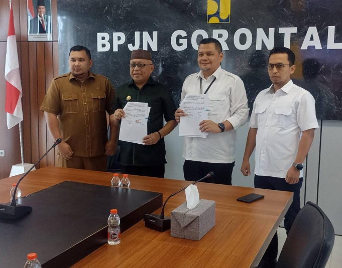 Pemkab Gorontalo Menandatangani Naskah Perjanjian Hibah Barang Milik Negara Kementerian Pekerjaan Umum