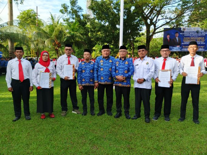 Bupati Sofyan Puhi Mengukuhkan Pengurus dan Pengawas KMP se – Kabupaten Gorontalo