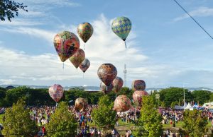 Dihadiri Ribuan Pengunjung, Festival Balon Udara Menghiasi Langit Kabupaten Gorontalo