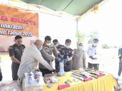 Hadiri Pemusnahan Barang Bukti, Wabup Toni Apresiasi Kinerja Kajari Kabgor