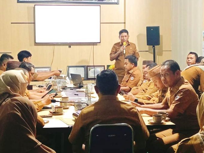 Kepala Bapppeda Rustam Melleng Memaparkan Materi RKPD Pohuwato tahun 2027