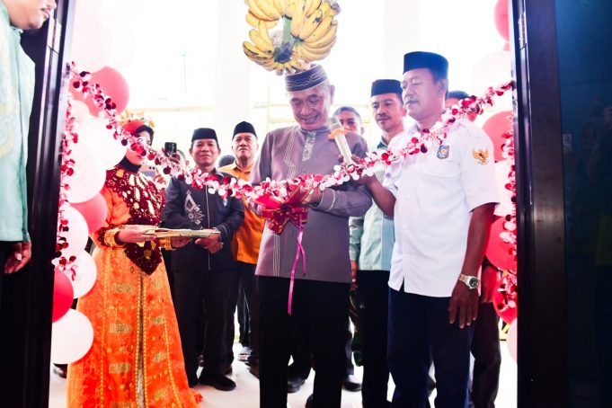 Diresmikan Bupati Saipul A. Mbuinga, Desa Omayuwa RandanganKini Memiliki Kantor Desa yang Representatif