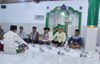 Bupati Saipul A. Mbuinga, Merawat Tradisi dan Kenangan Masa Lalu di Masjid Al Munawarah Buntulia