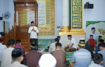 Wabup Iwan S. Adam Menghadiri Peringatan Nuzulul Qur’an di Masjid Agung Baiturrahim Marisa