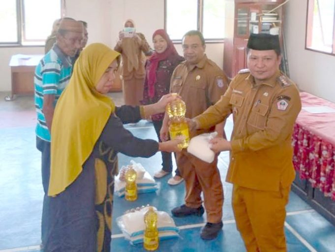 128 KPM di Paguat Menerima BLP3G, Camat Andri AR Pakilie Mengapresiasi Pemprov Gorontalo