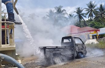 Tanggap Cepat Pani Gold Mine, Kebakaran Mobil Pick Up diDesa Hulawa Berhasil Dipadamkan