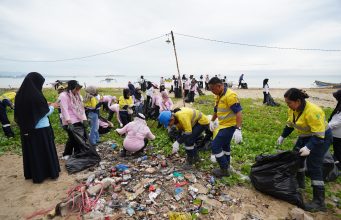 Gandeng DLH Pohuwato, Pani Gold Mine Gelar Aksi Bersih Pantai di Hari Lingkungan Hidup Sedunia