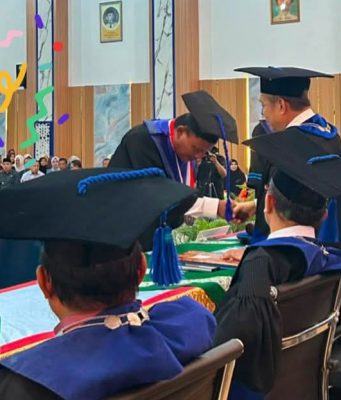 Dari Kantor Kelurahan ke Mimbar Wisuda: Lurah Biawao Raih Wisudawan Terbaik UMGO dengan IPK 3.98