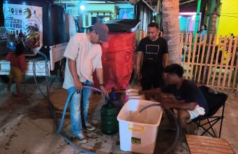 Hari ke-13, YR TIM Kolaborasi Salurkan Air Bersih di Desa Pohuwato Sambil Edukasi Cegah Kebakaran