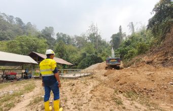 Pani Gold Mine Bantu PDAM dalam Pengerukan Sedimentasi Air Terang